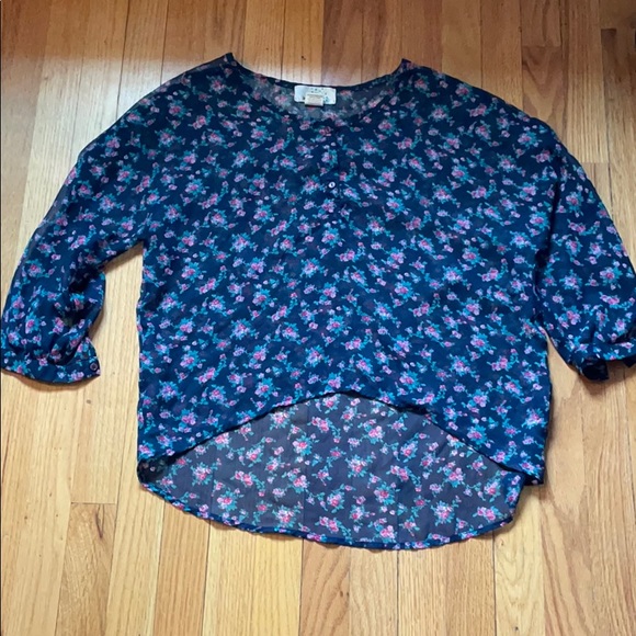 Sheer floral top - Picture 1 of 3